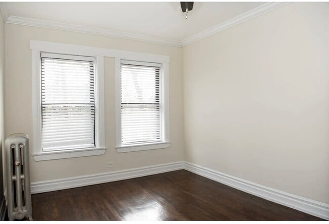 Building Photo - 1056 W Lill Ave