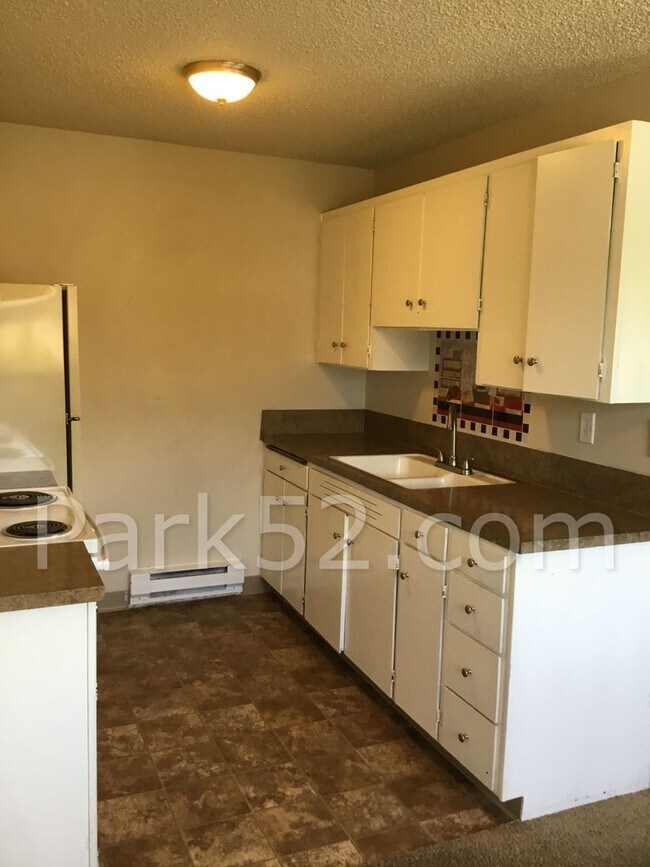 Building Photo - 1/2 Off 1st Full Month's Rent! 2 Bedroom 1...