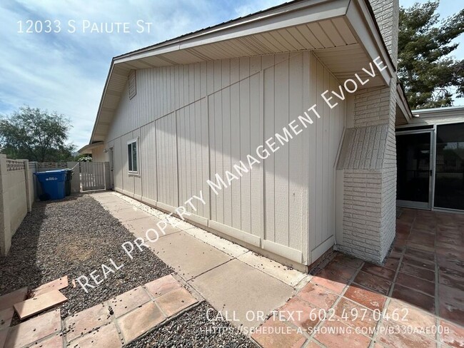 Building Photo - 12033 S Paiute St