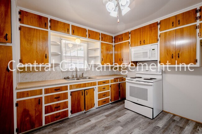 Building Photo - 3 Bedroom/1 Bath Home with Solar - $1595 per month!