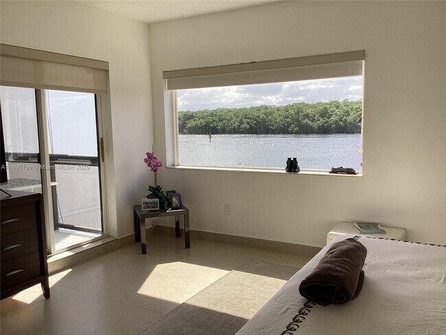 Building Photo - 460 Poinciana Island Dr
