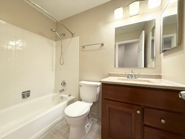 Building Photo - 1031 Courtland Dr