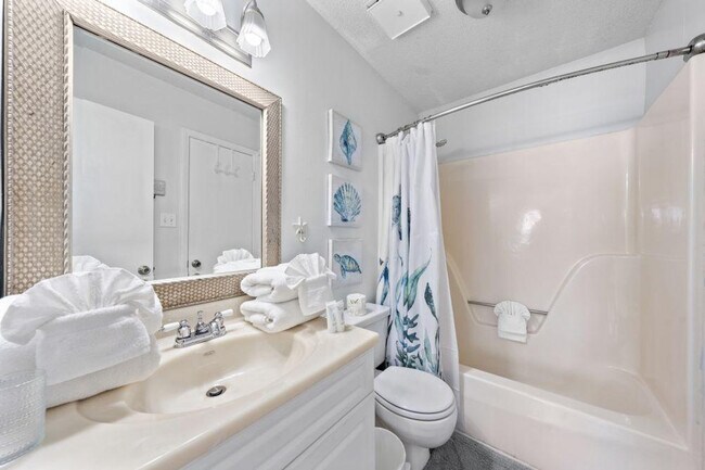 Building Photo - 25925 Canal Rd