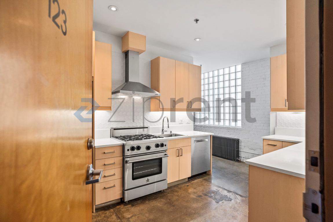Building Photo - Unit 123