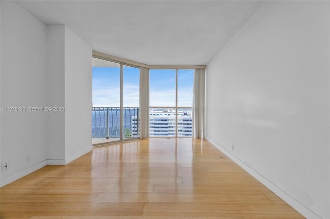 Building Photo - 7601 E Treasure Dr