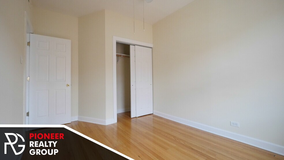 Building Photo - 556 W Aldine Ave