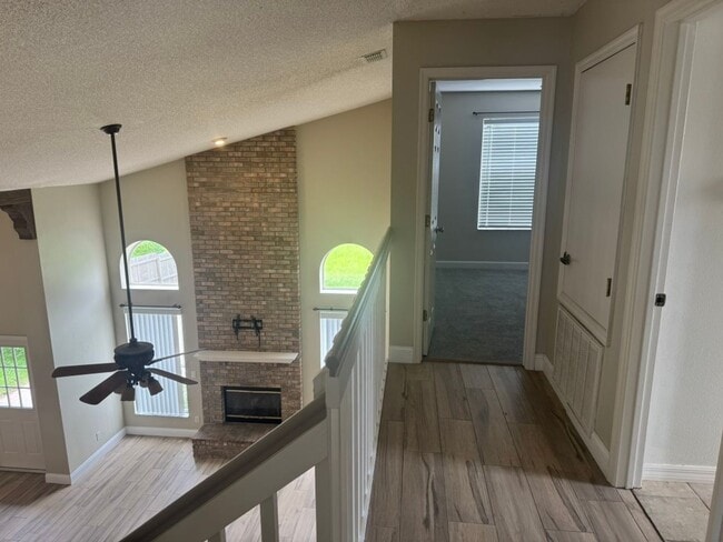 Building Photo - Stunning 4 Bedroom Home Available Now! ***...