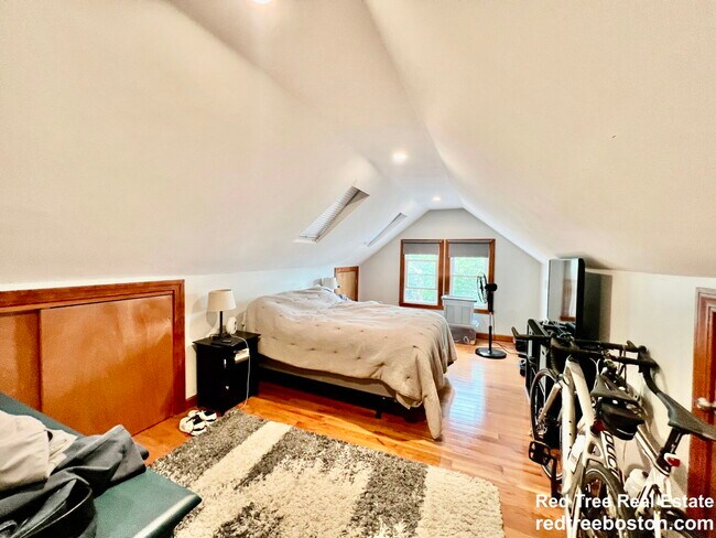 Building Photo - 72 Edenfield Ave