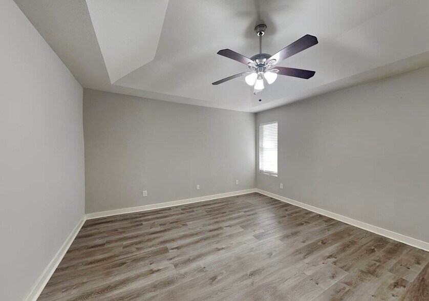 Building Photo - 17717 Wild Oak Dr
