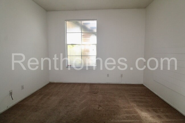 Building Photo - 10921 Sabre Hill Dr