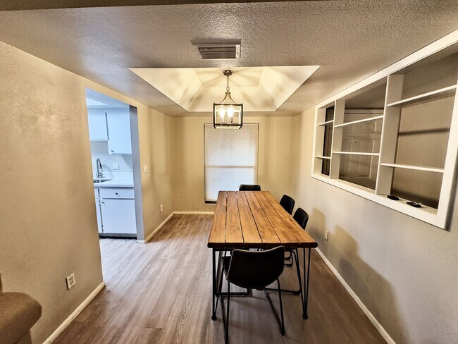 Building Photo - For Lease -Partially Furnished $2,599 or Unfurnished $2,300 2 Beds-2 Bath Painted Mountain Golf C...