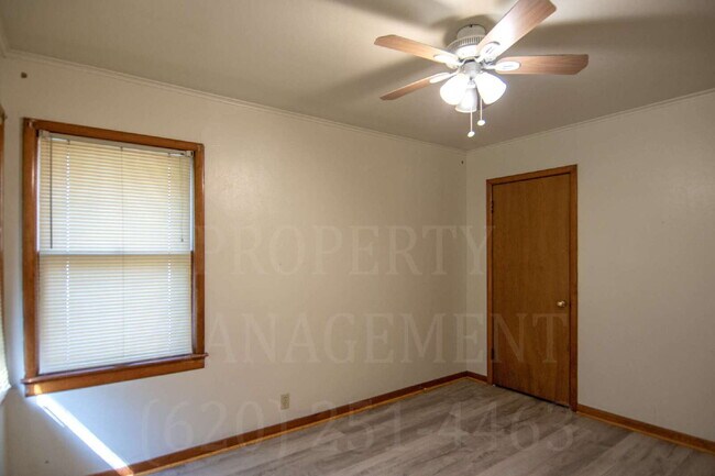 Building Photo - 2-Bedroom Duplex