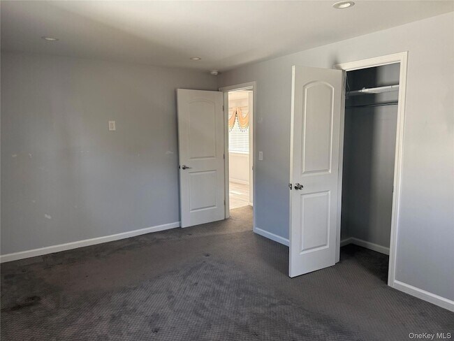 Building Photo - 10 Hillside Terrace