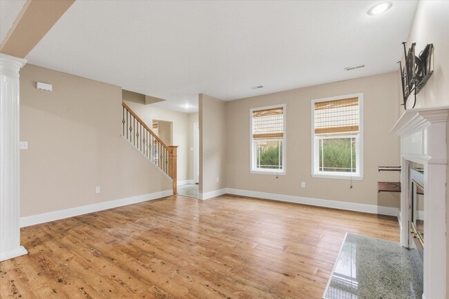 Building Photo - 420 N Village Cir