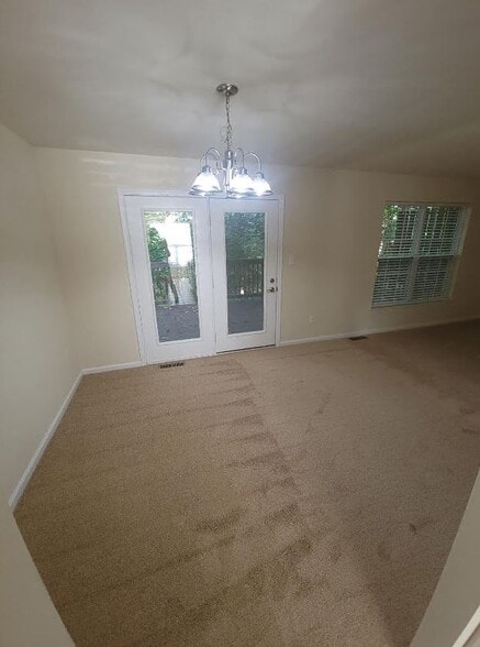 Building Photo - 499 Upland St