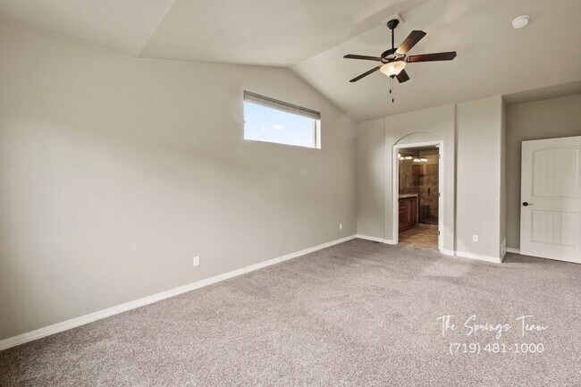 Building Photo - BEAUTIFUL 4BD + BONUS ROOM/3BA/3 CAR GARAG...