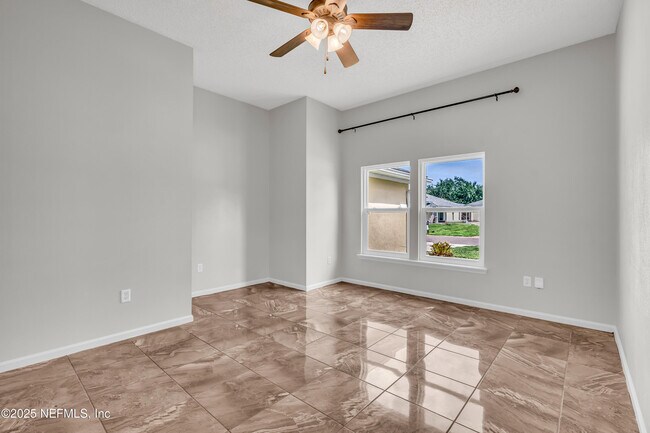 Building Photo - 1413 Heather Ct
