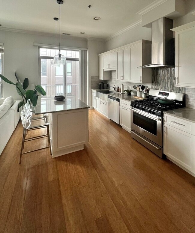 Building Photo - 20 N Aberdeen St