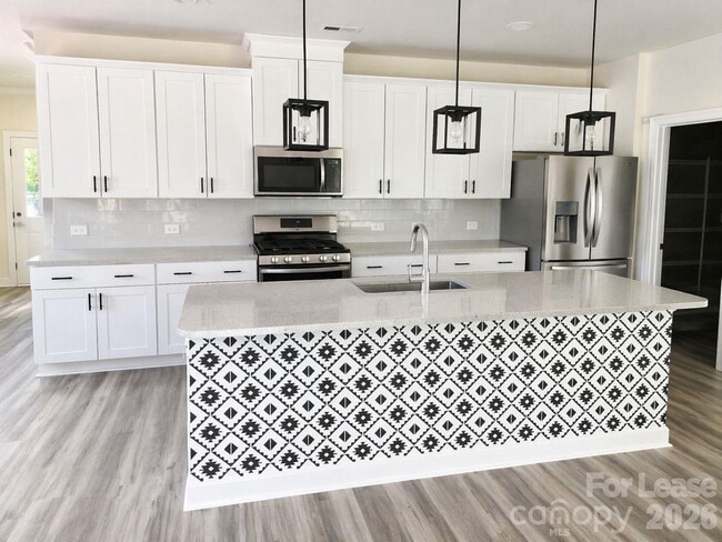 Building Photo - 2019 Red Ash Dr