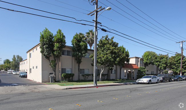 Primary Photo - Oakdale Gardens