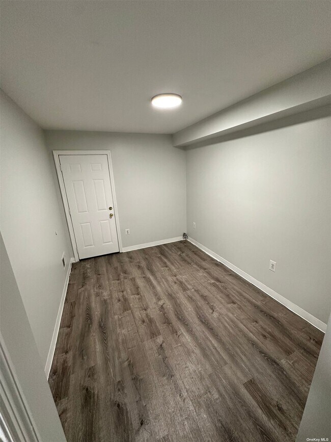 Building Photo - 367 Cypress Ave