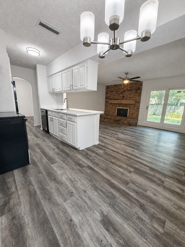 Building Photo - 5309 Holly Trail