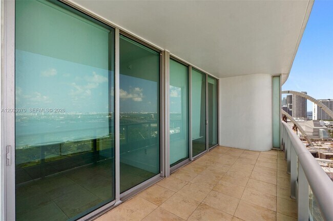 Building Photo - 900 Biscayne Blvd