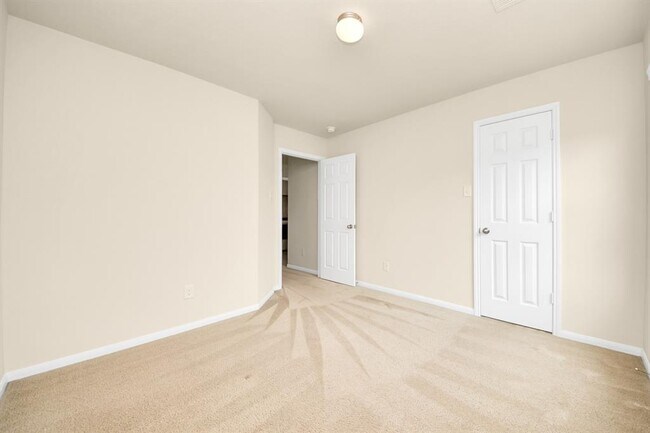 Building Photo - 9914 Swallow Dr