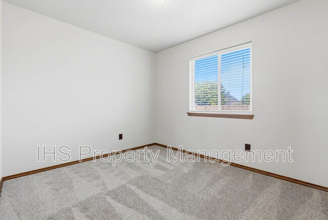 Building Photo - 5520 Leon Ct