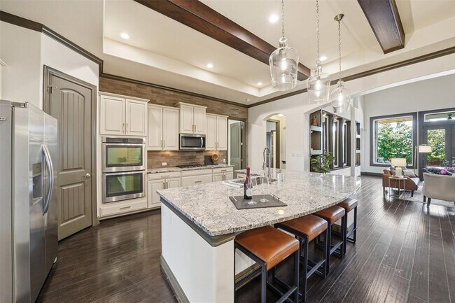 Building Photo - 8729 Vantage Point Dr