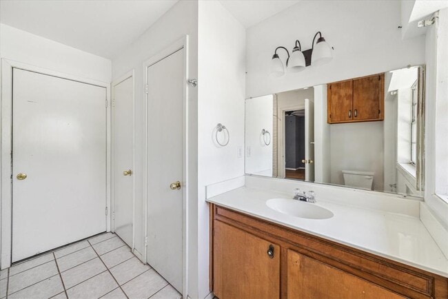 Building Photo - 5409 Libbey Dr