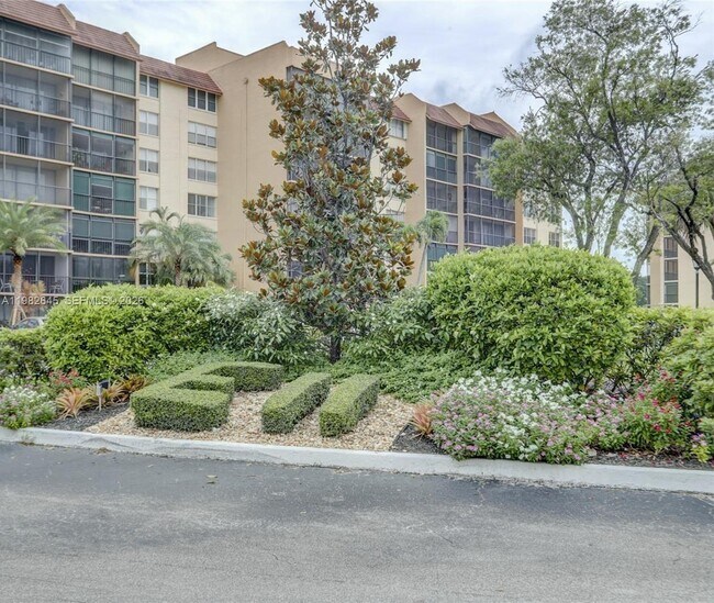 Building Photo - 3751 Environ Blvd