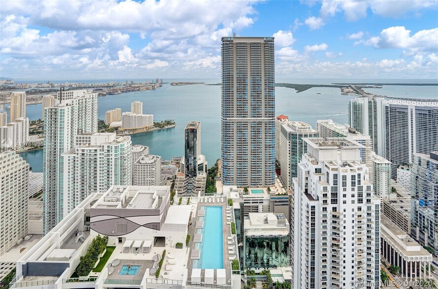 Building Photo - 1000 brickell Ave