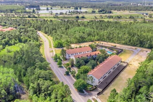 Building Photo - 14590 Damai Ln