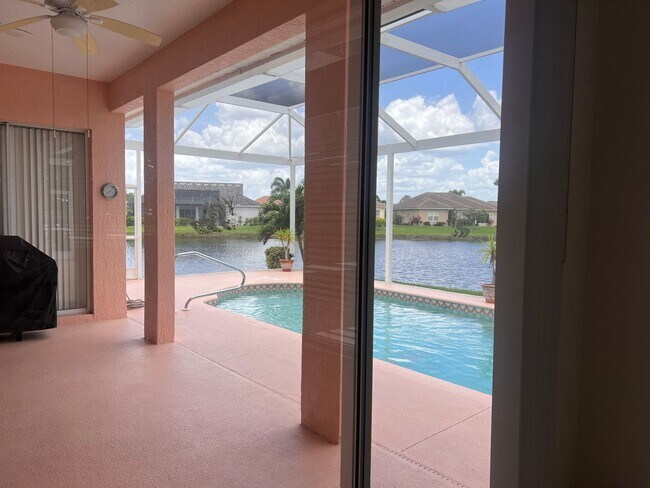 Building Photo - 2BR+Office with sleeper/2BA Single Family ...