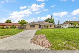 Building Photo - ** GOLDEN GATE CITY ** 3 BED + DEN / 2 BATH - FENCED YARD - NO HOA! - ANNUAL RENTAL