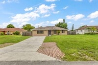 Building Photo - ** GOLDEN GATE CITY ** 3 BED + DEN / 2 BATH - FENCED YARD - NO HOA! - ANNUAL RENTAL