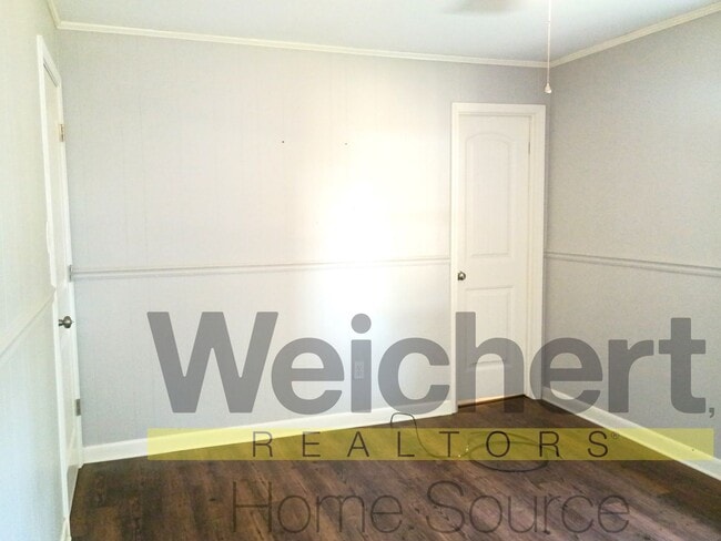Building Photo - Comfortable 3-Bed, 2-Bath Rental in Quiet ...