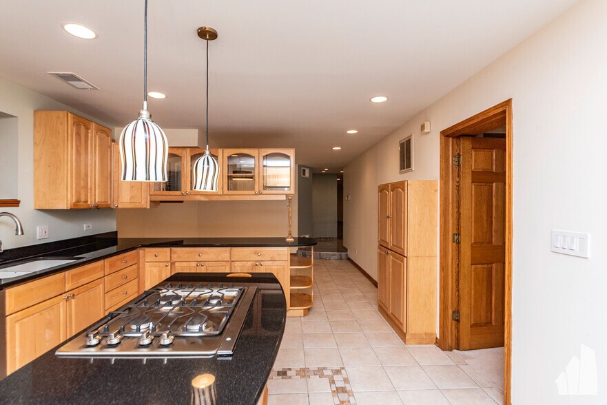 Building Photo - 4625 N Dover St