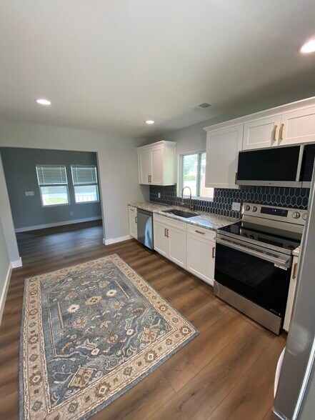 Building Photo - 1604 E 37th St