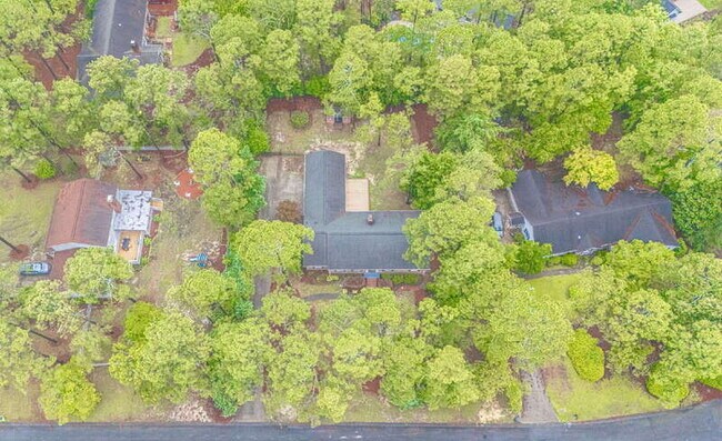 Building Photo - 120 Fox Hunt Ln