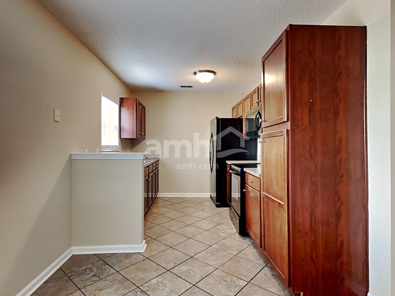 Building Photo - 193 Wildberry Ln