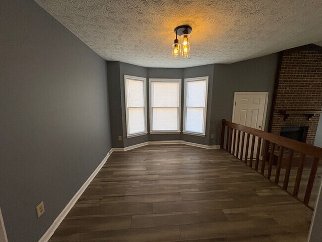 Building Photo - 504 Offing Dr