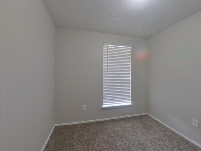 Building Photo - 9614 Crooked Wood Ln