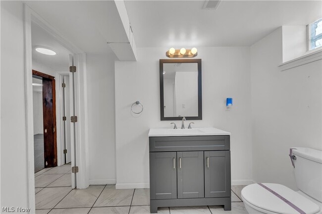 Building Photo - 4610 Yorkshire Ave