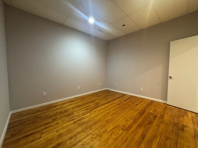 Building Photo - 171 Genesee St