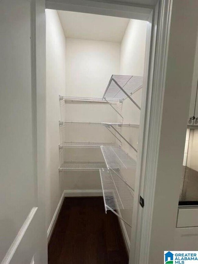 Building Photo - 4234 Lennox Dr