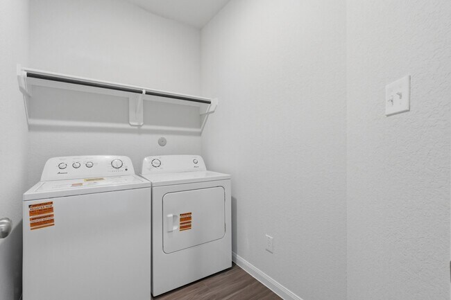 Building Photo - 2405 Bray Head Dr