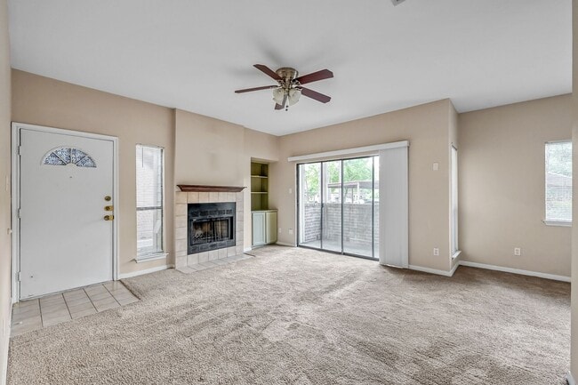 Building Photo - Cozy 2 bedroom in great neighborhood