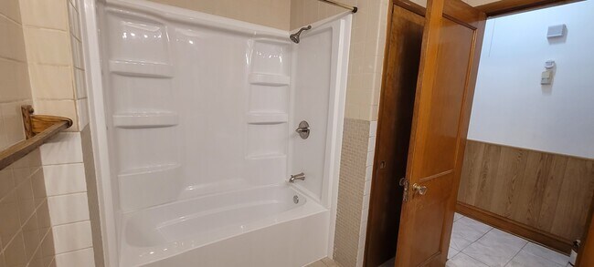 Building Photo - 8429 S Marquette Ave